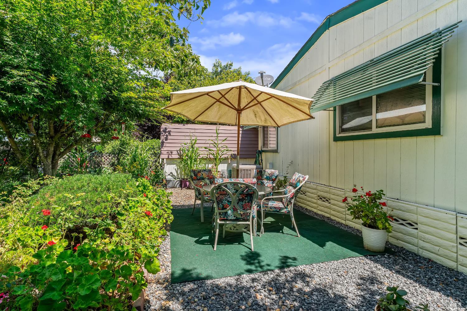 8009 Cliffrose Street Windsor CA 95492