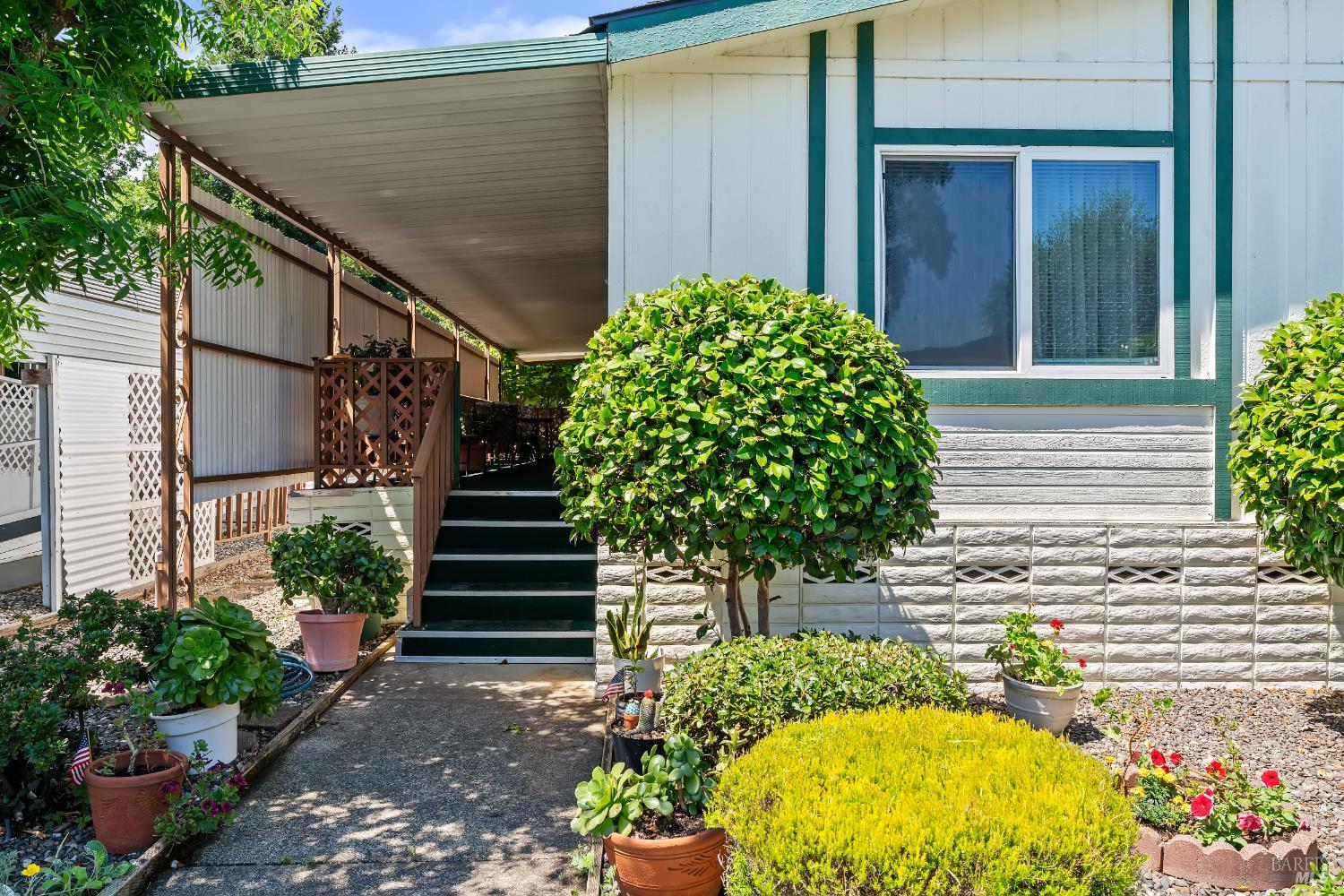8009 Cliffrose Street Windsor CA 95492
