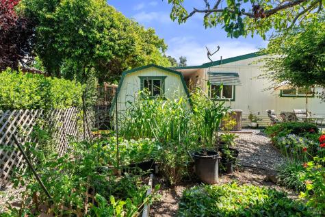 8009 Cliffrose Street Windsor CA 95492