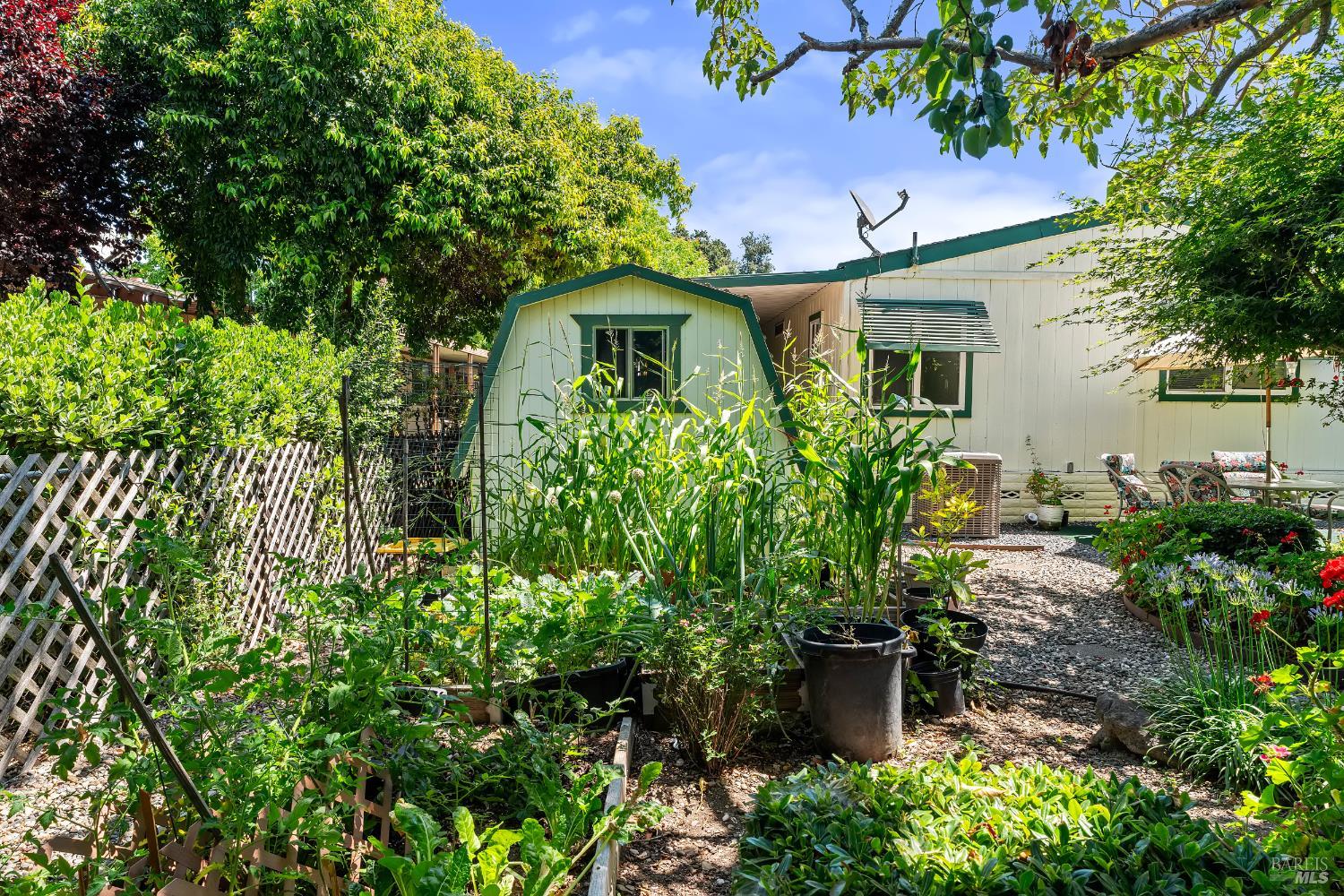 8009 Cliffrose Street Windsor CA 95492