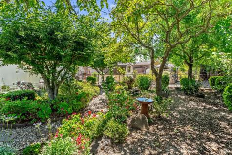 8009 Cliffrose Street Windsor CA 95492