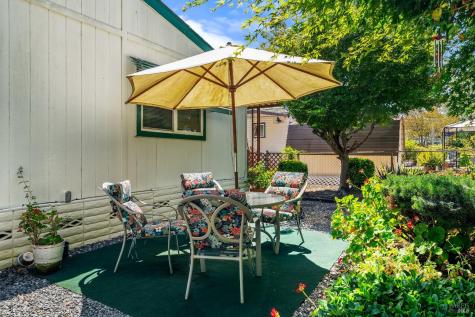 8009 Cliffrose Street Windsor CA 95492