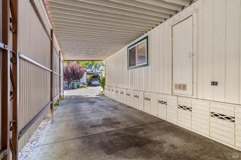 8009 Cliffrose Street Windsor CA 95492