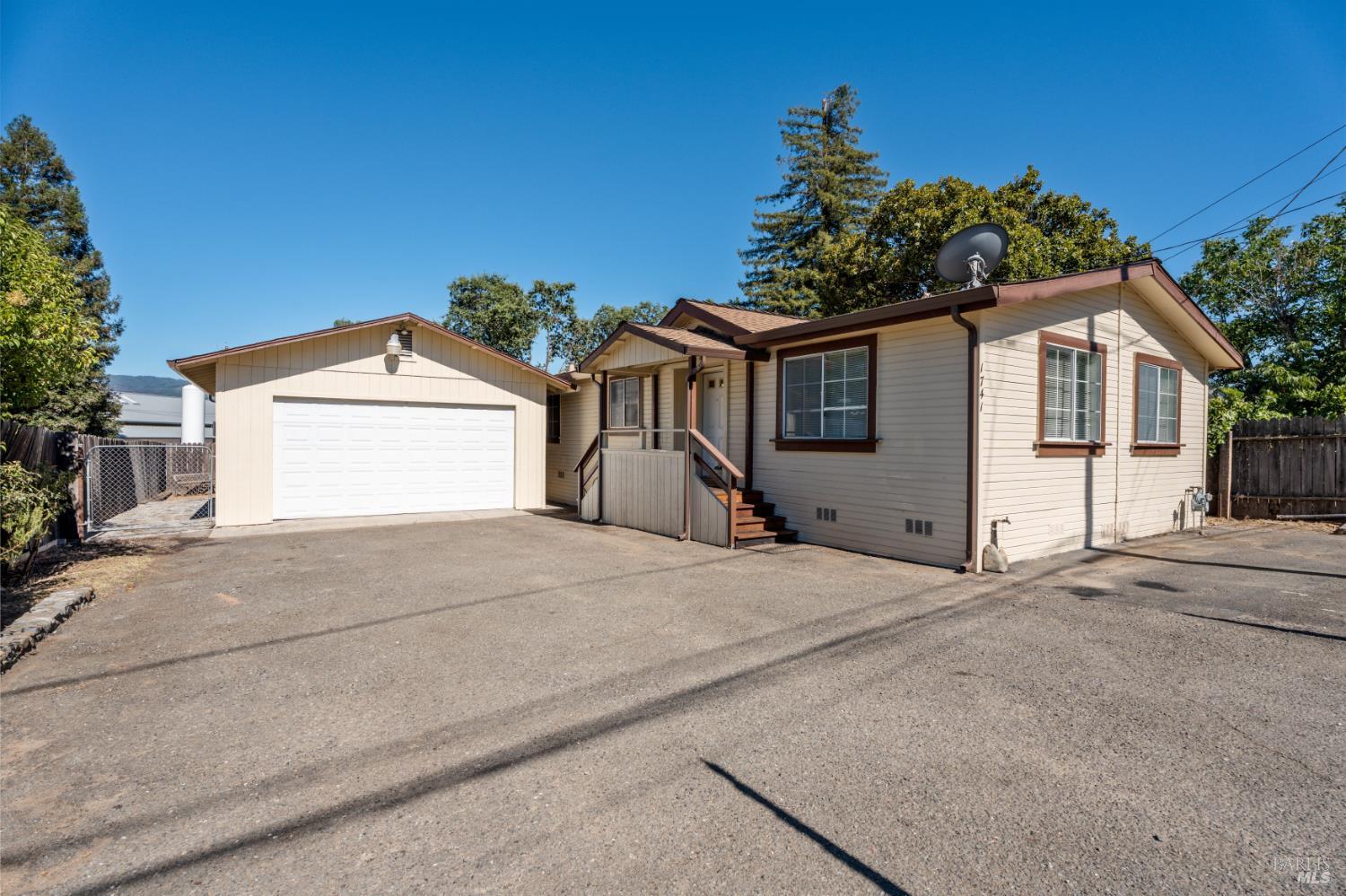 1741 Monroe Street Ukiah CA 95482