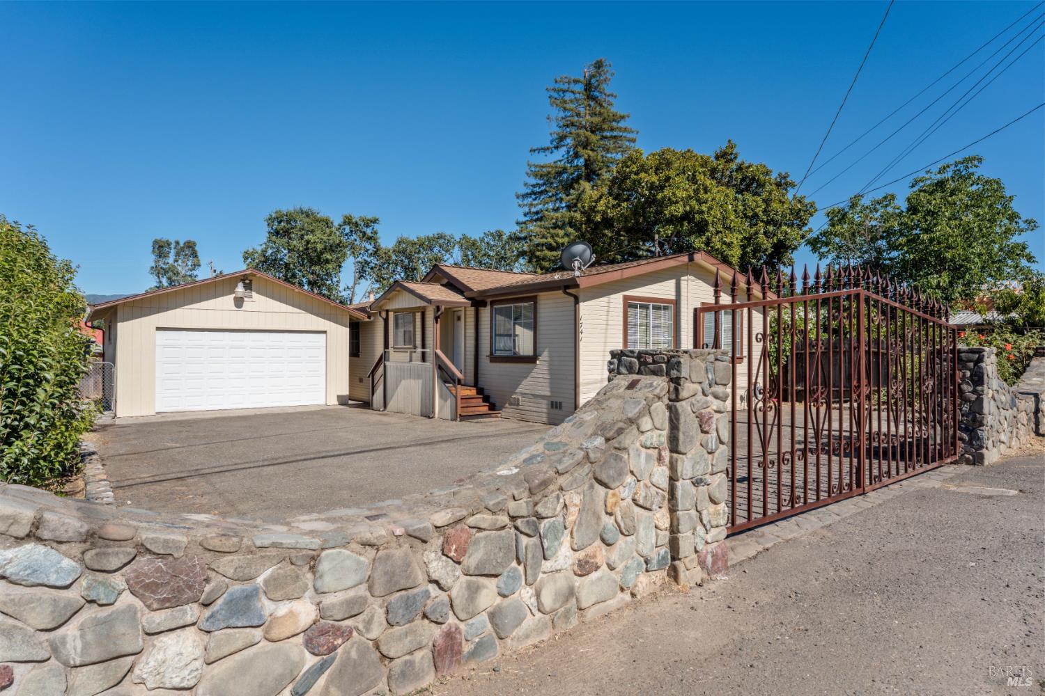 1741 Monroe Street Ukiah CA 95482