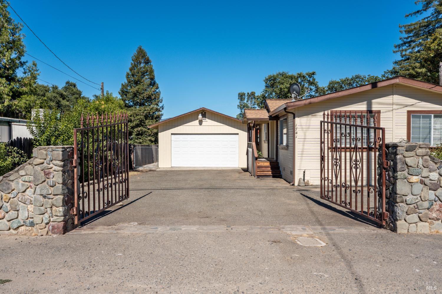 1741 Monroe Street Ukiah CA 95482
