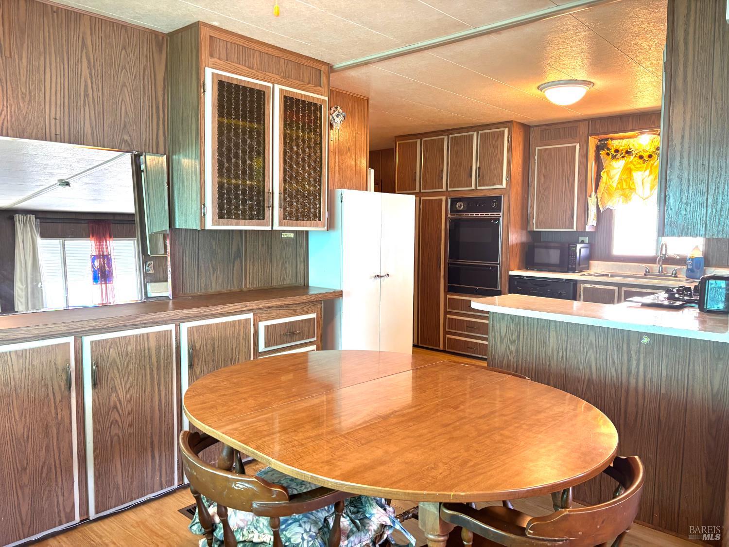 660 Leslie Street Ukiah CA 95482