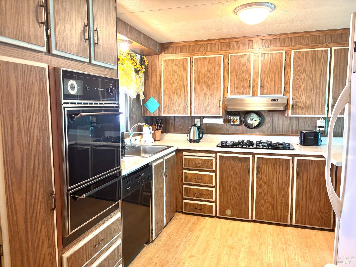 660 Leslie Street Ukiah CA 95482