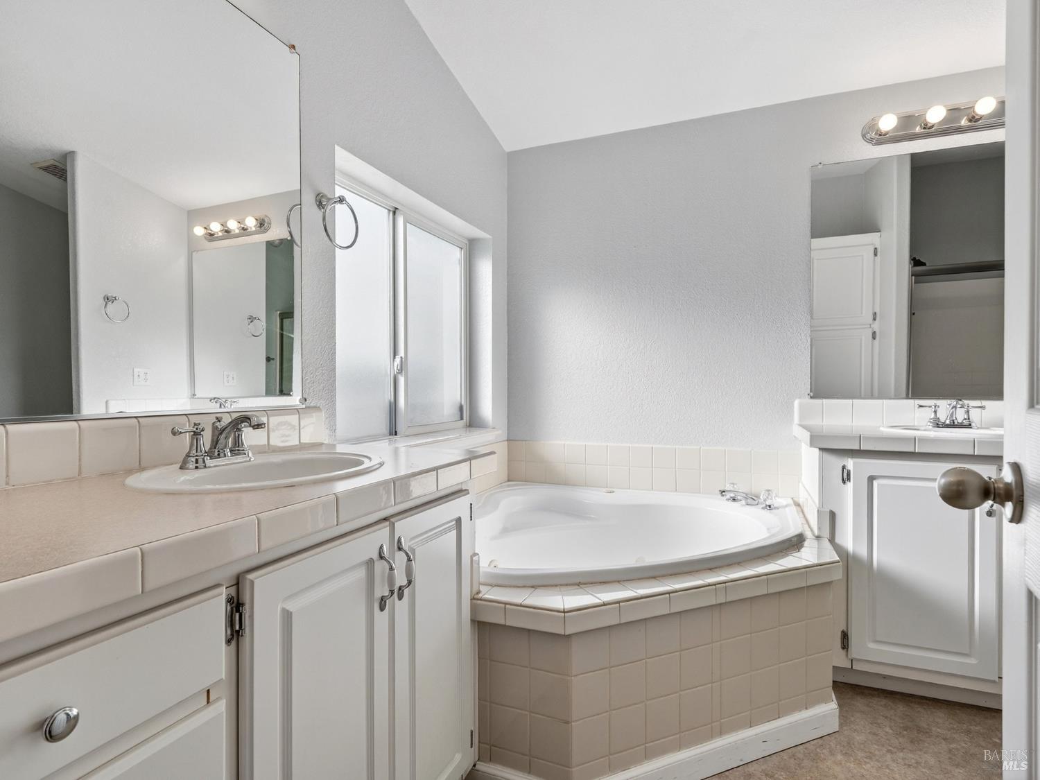 54 Hacienda Drive Napa CA 94558