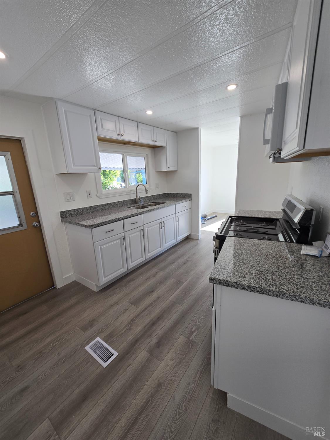 5761 Edmund Avenue Santa Rosa CA 95403