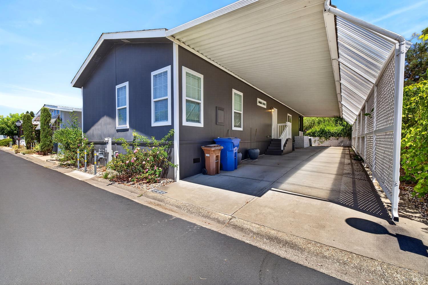 920 Champagne Circle N Calistoga CA 94515