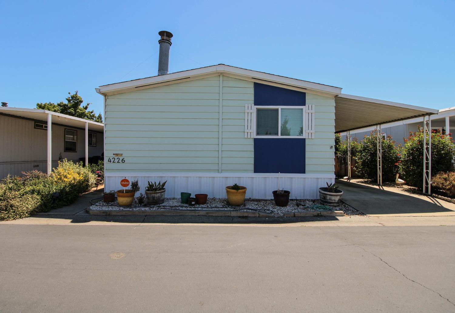 4226 Floral Sacramento CA 95834