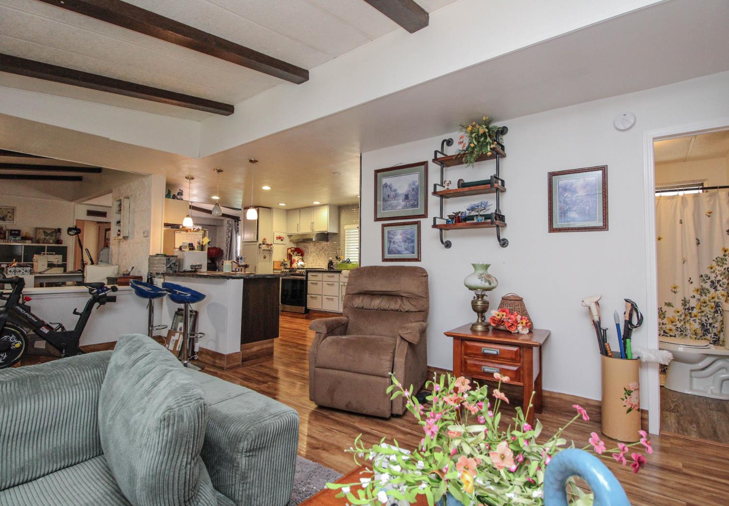 4226 Floral Sacramento CA 95834
