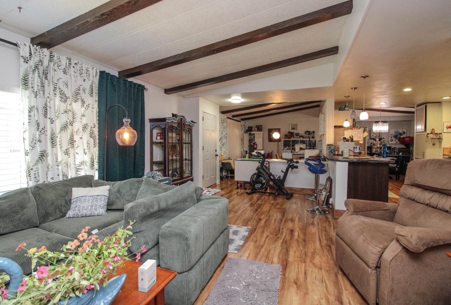 4226 Floral Sacramento CA 95834