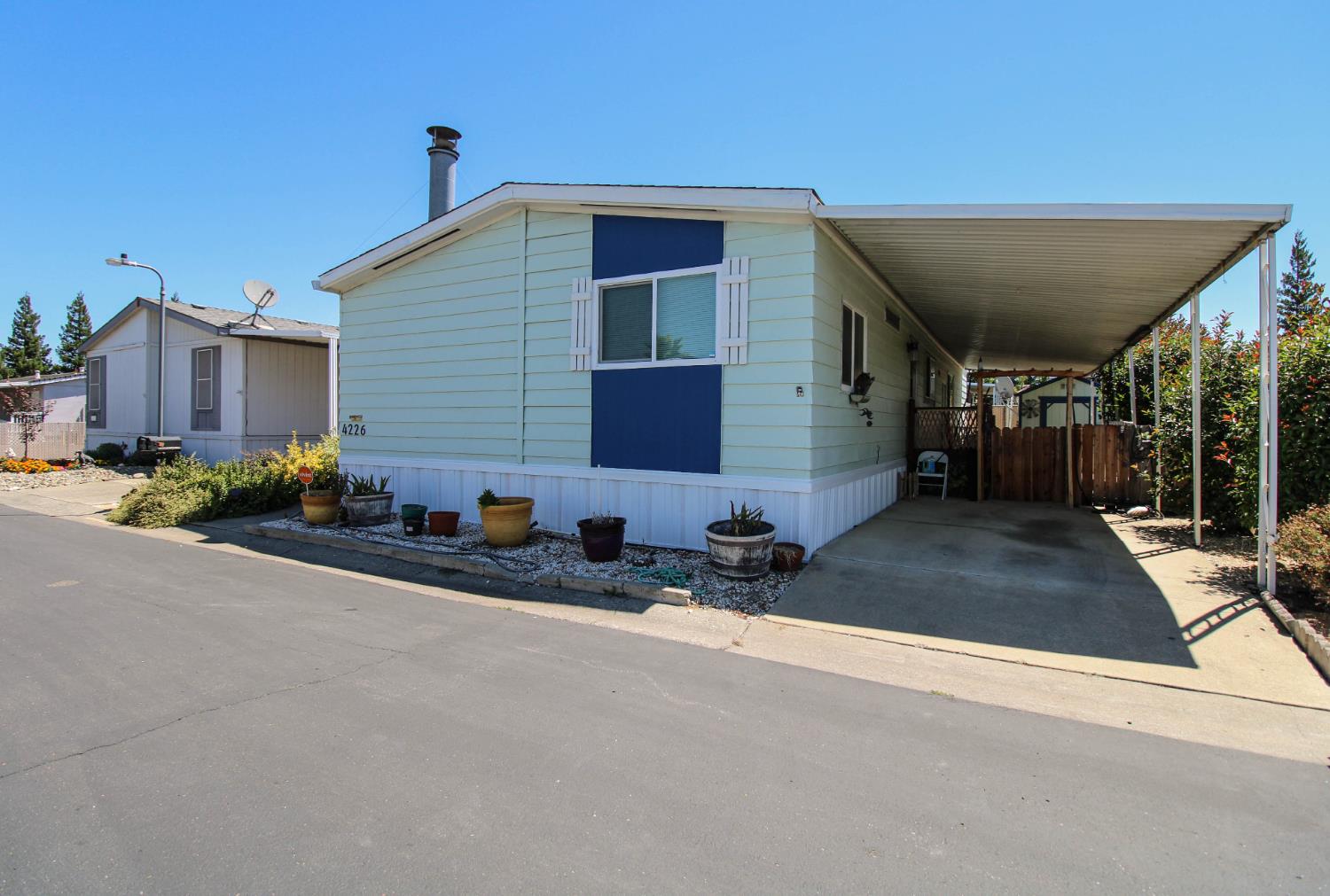 4226 Floral Sacramento CA 95834