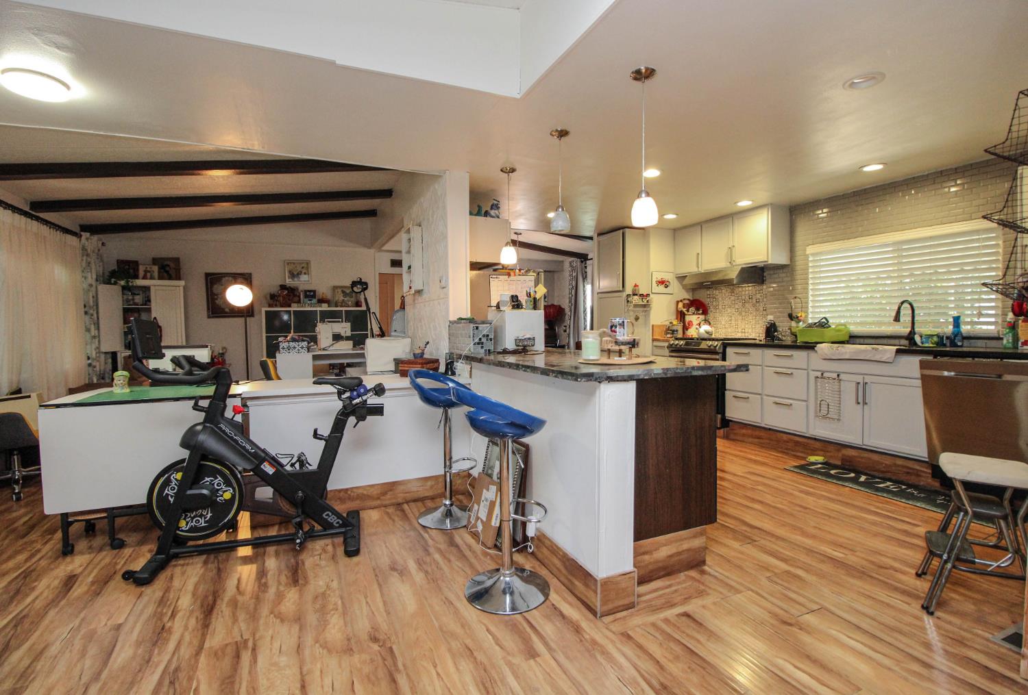 4226 Floral Sacramento CA 95834