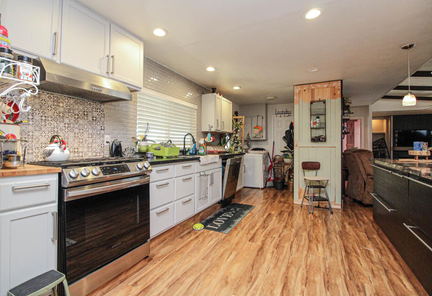 4226 Floral Sacramento CA 95834