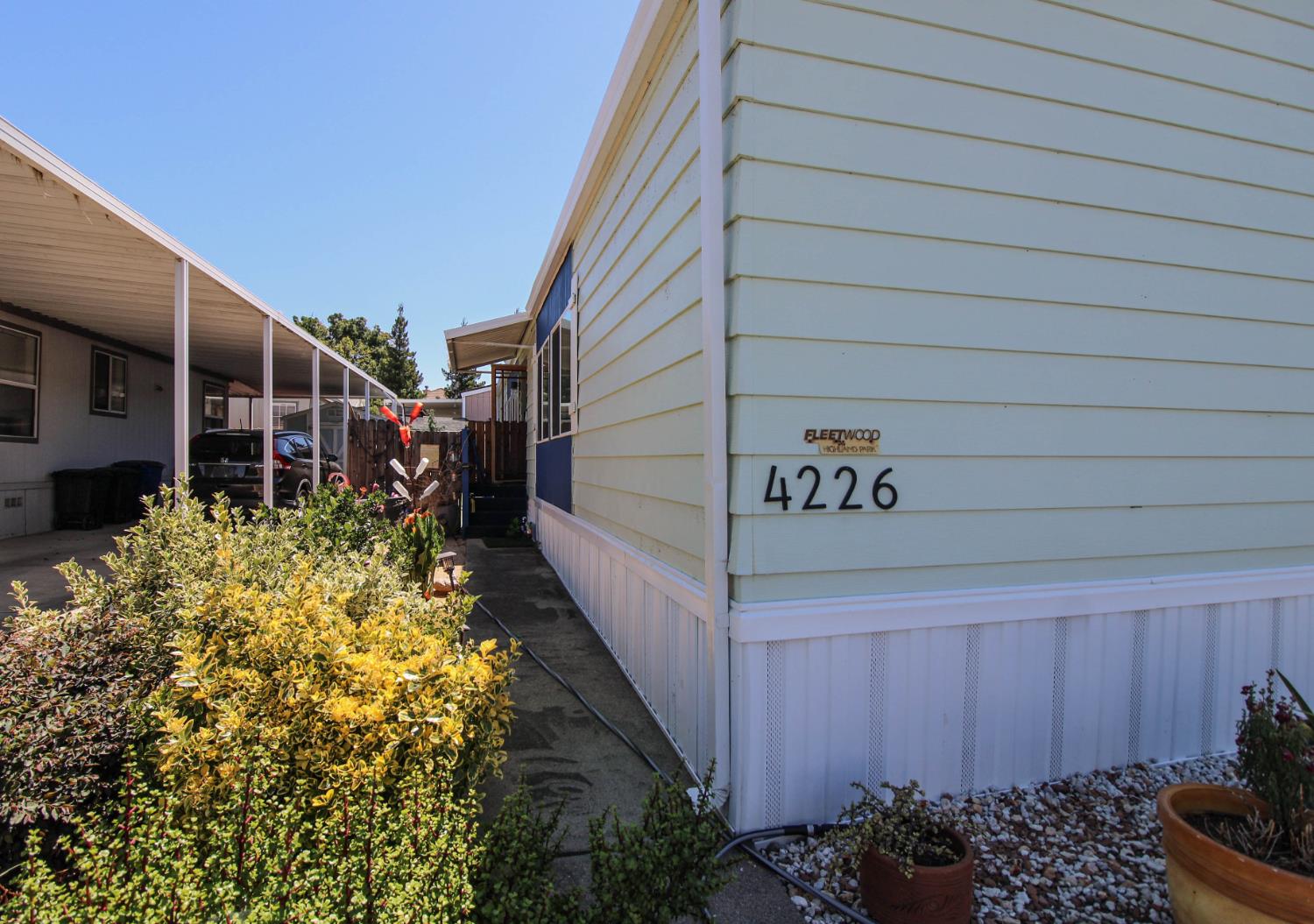 4226 Floral Sacramento CA 95834