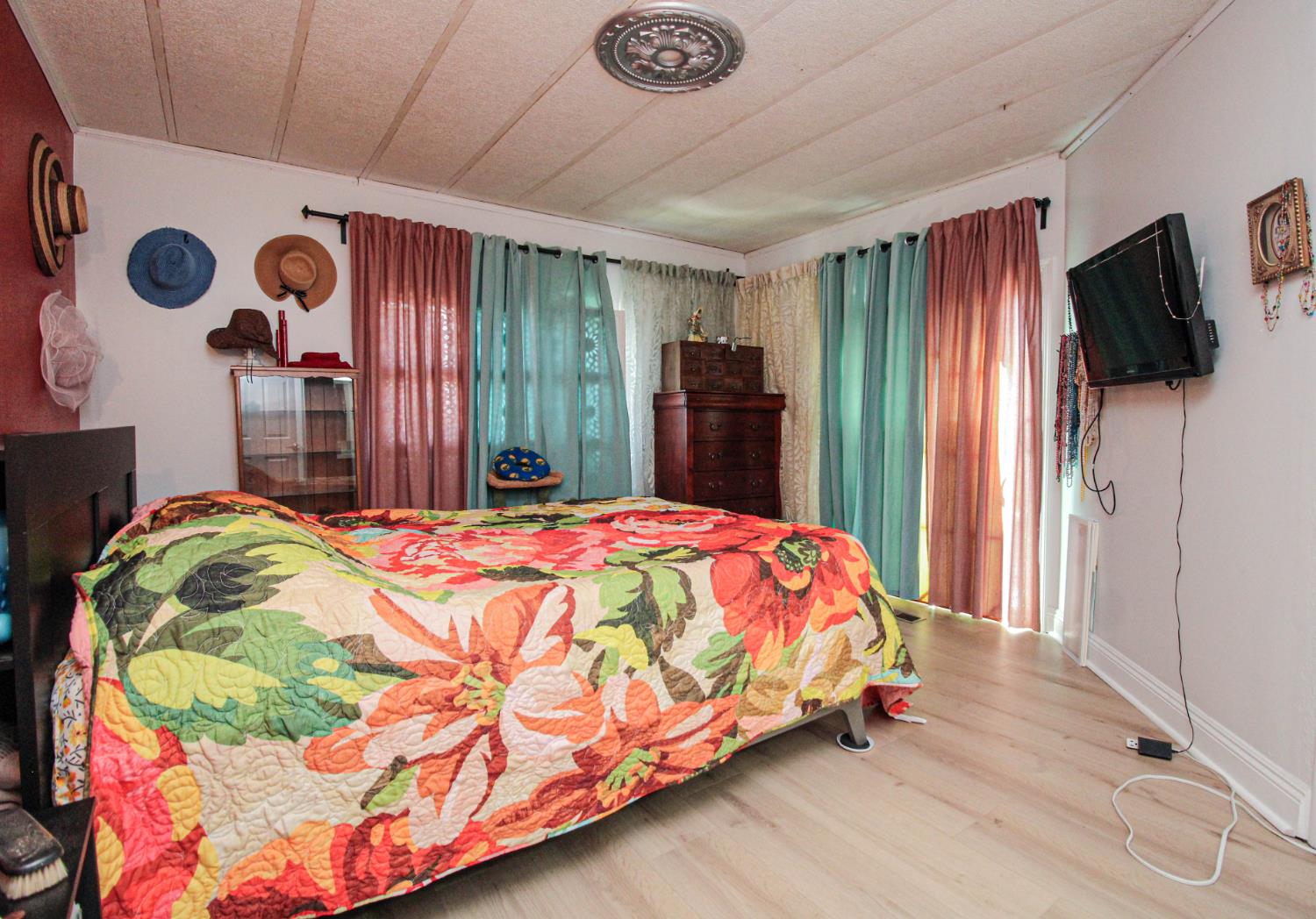 4226 Floral Sacramento CA 95834