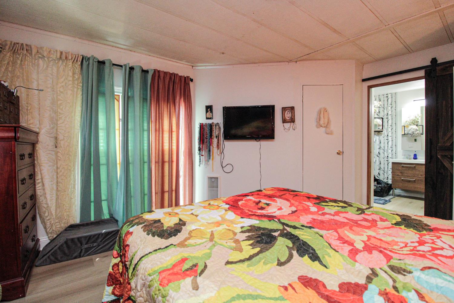 4226 Floral Sacramento CA 95834