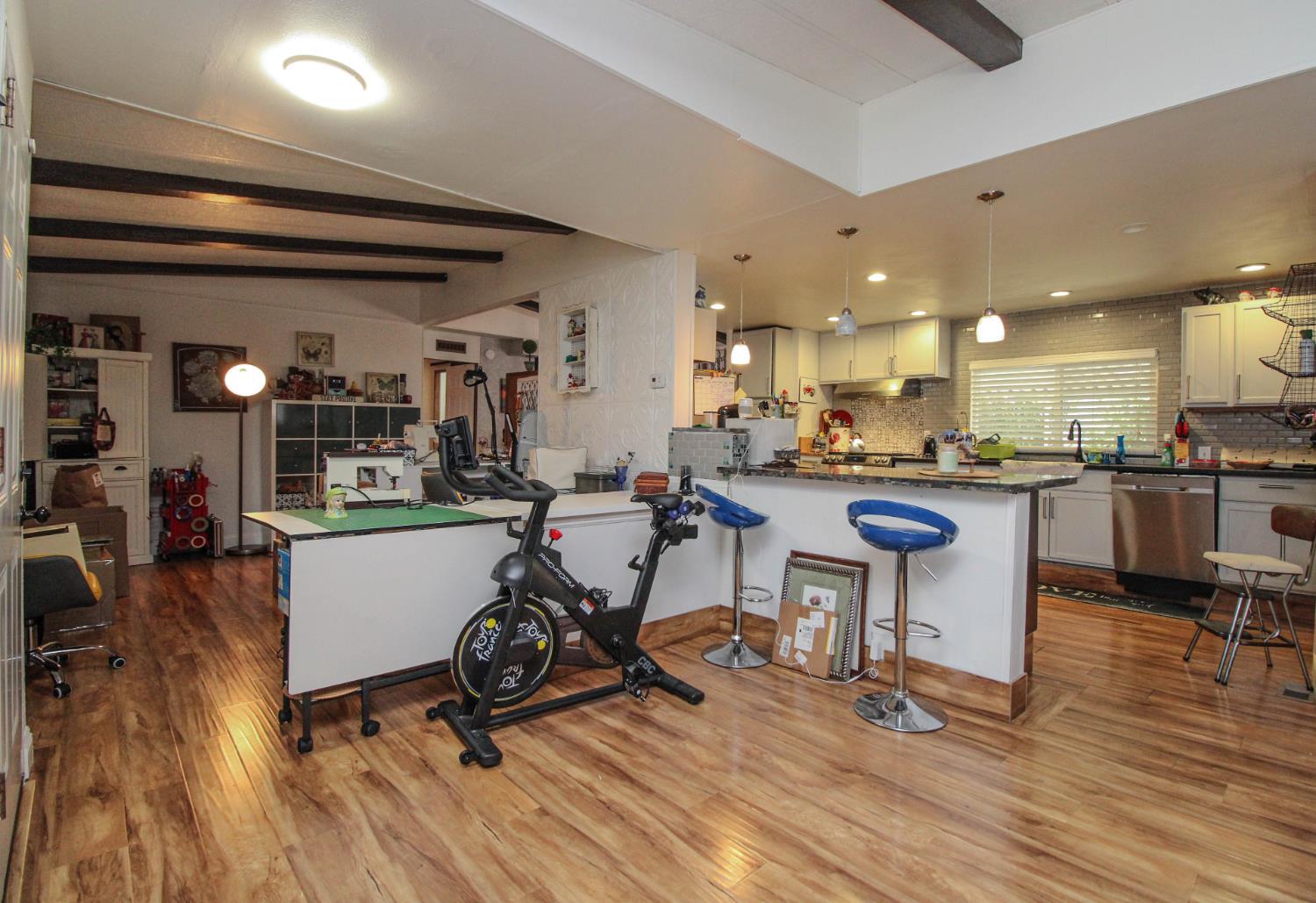 4226 Floral Sacramento CA 95834