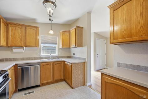 52 Oriole Way Santa Rosa CA 95409