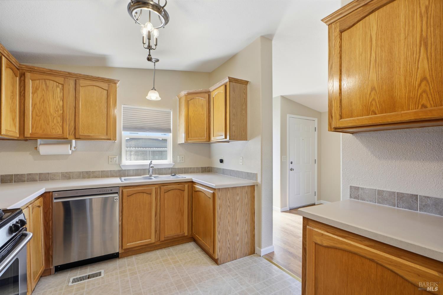 52 Oriole Way Santa Rosa CA 95409