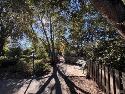 28 Springhill Court Santa Rosa CA 95409