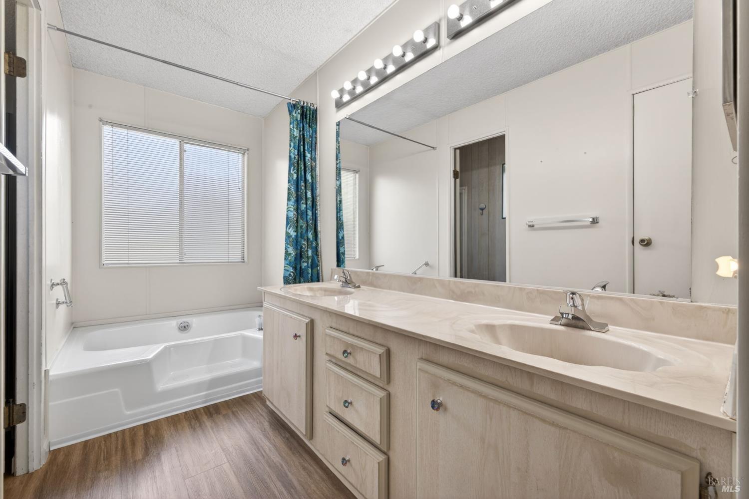 1945 Piner Road Santa Rosa CA 95403