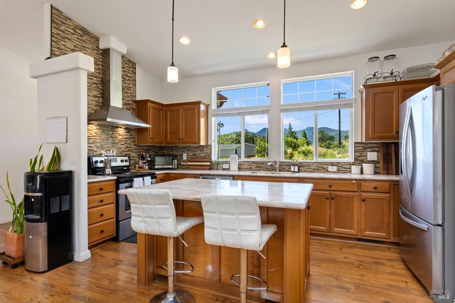 21272 Stewart Street Middletown CA 95461
