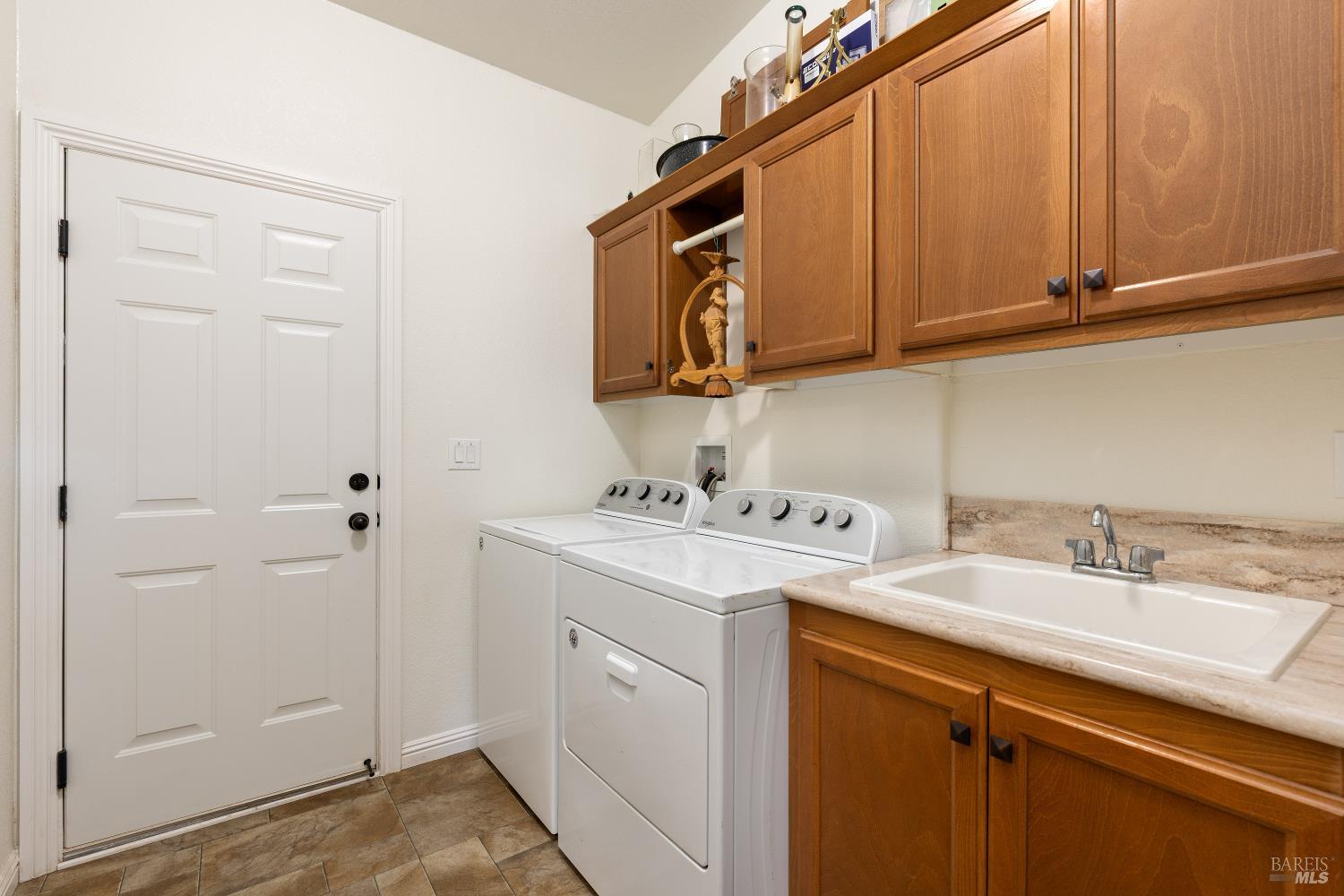 21272 Stewart Street Middletown CA 95461