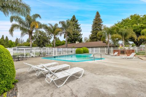 86 Cottonwood Lane Rohnert Park CA 94928