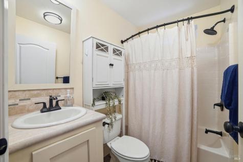97 Kennedy Lane Healdsburg CA 95448
