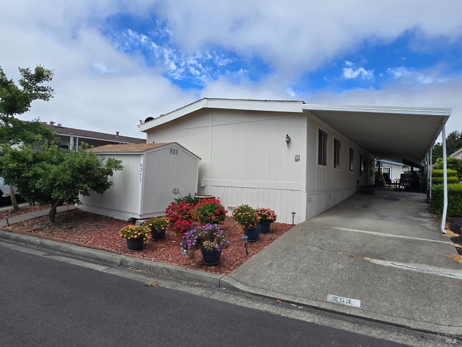253 Circulo Tierra Rohnert Park CA 94928