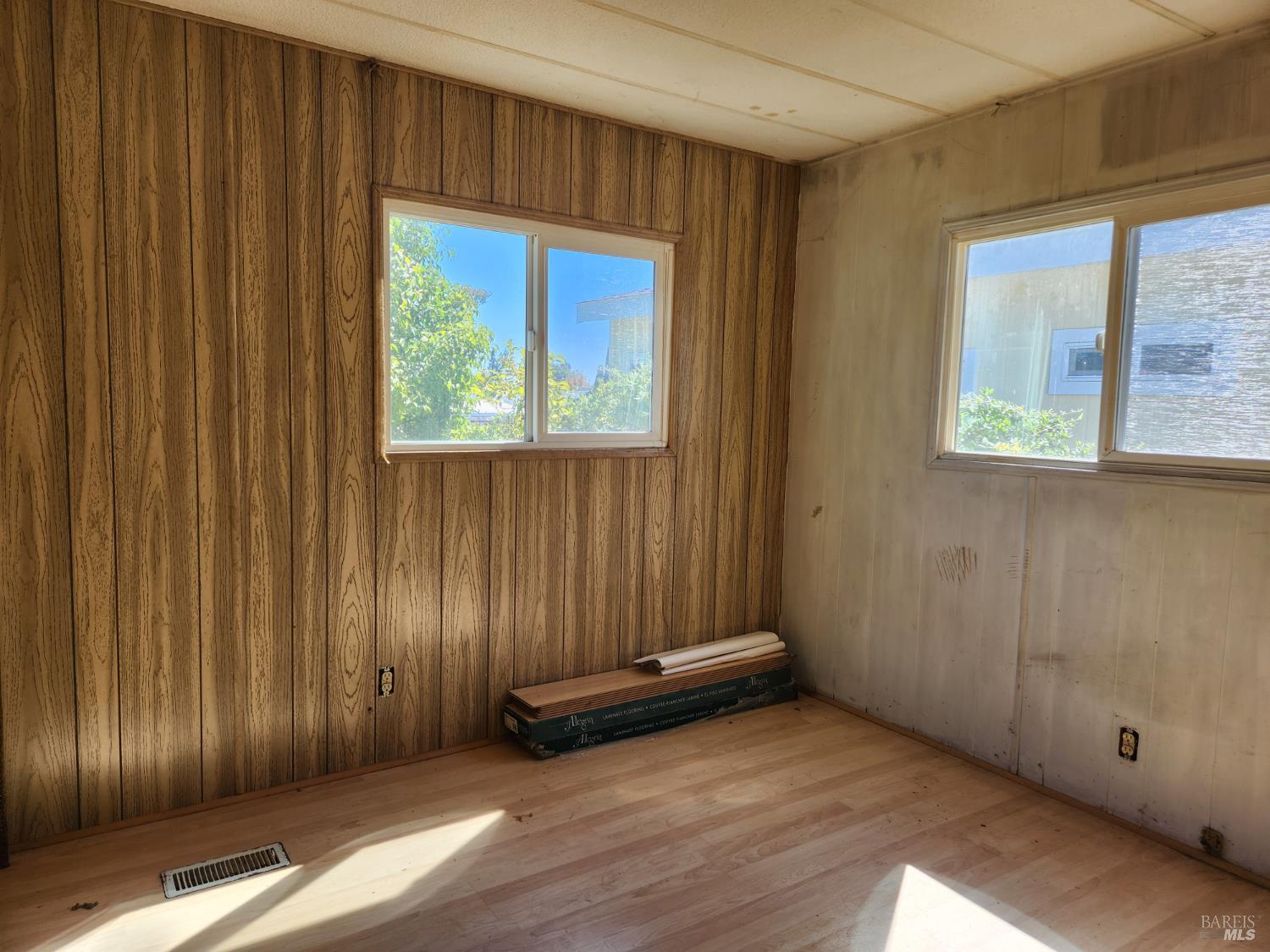 6677 Front Street Forestville CA 95436