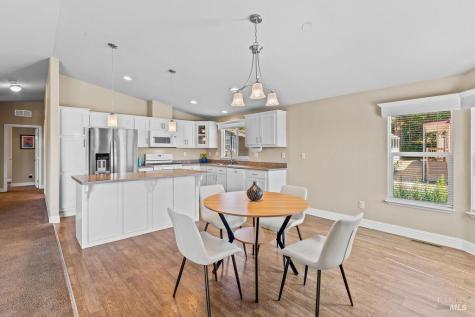 46 Oriole Way Santa Rosa CA 95409