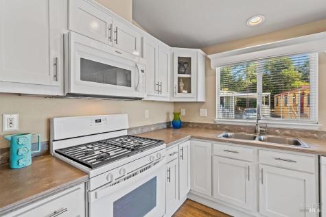 46 Oriole Way Santa Rosa CA 95409