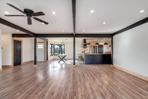 985 Gumview Road Windsor CA 95492