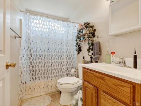 100-102 W 8th Street Santa Rosa CA 95401