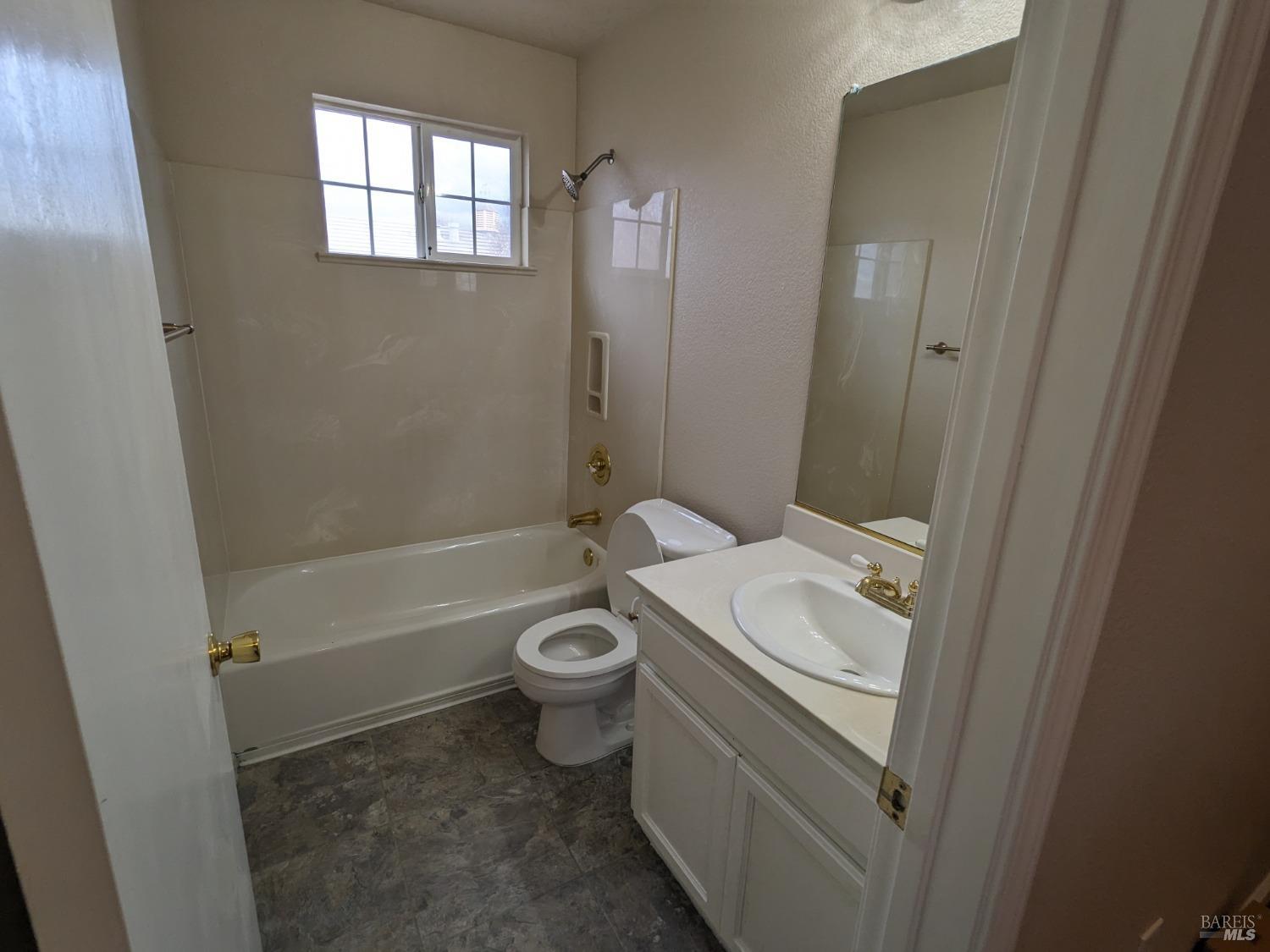 702 Daniels Avenue Vallejo CA 94590