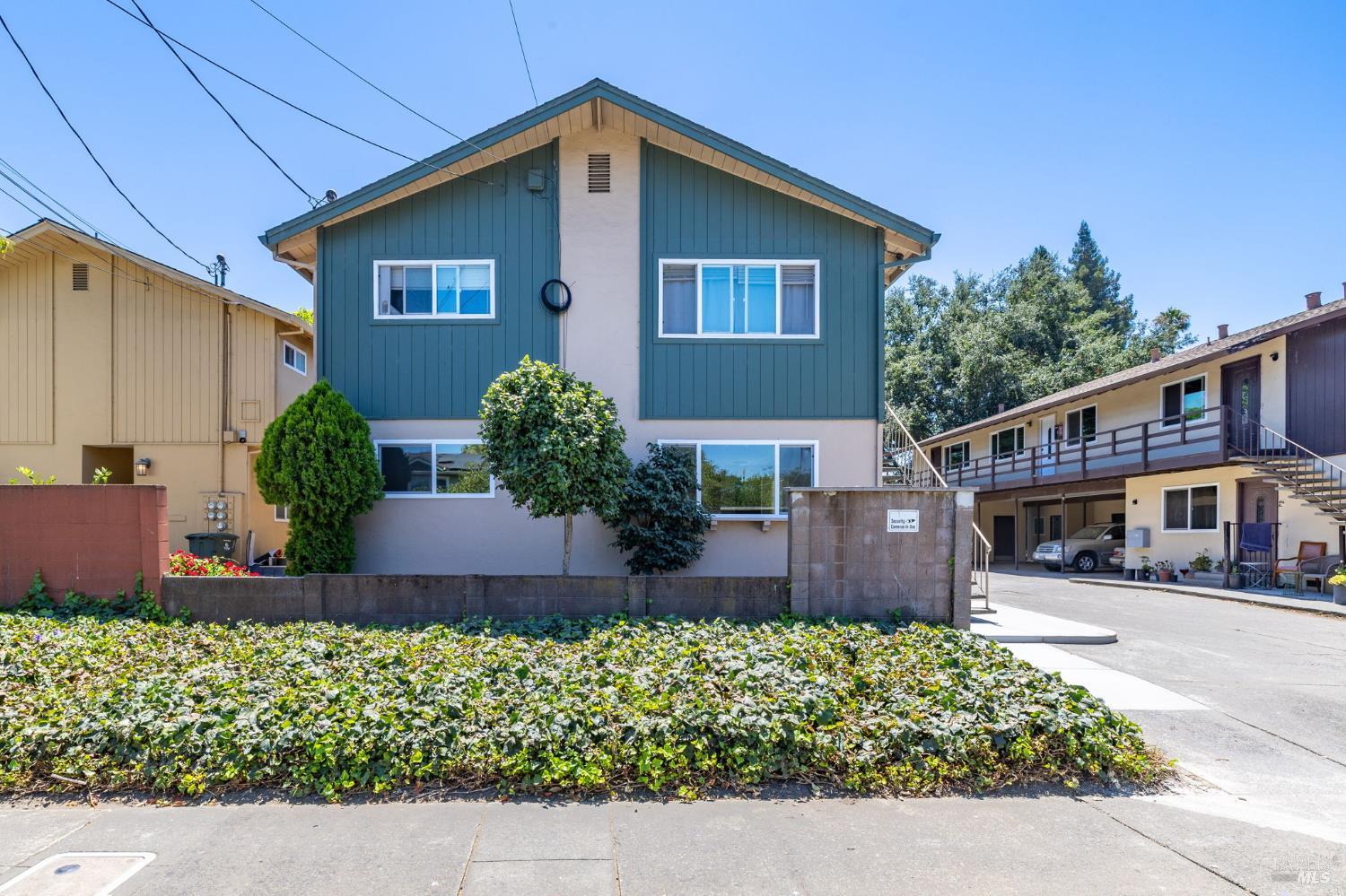 420-422 Klute Street Santa Rosa CA 95401