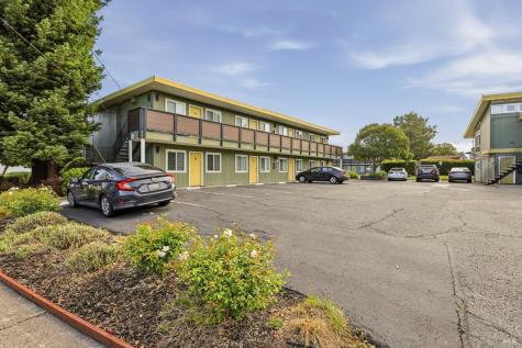 7400-7416 Bridgit Drive Rohnert Park CA 94928