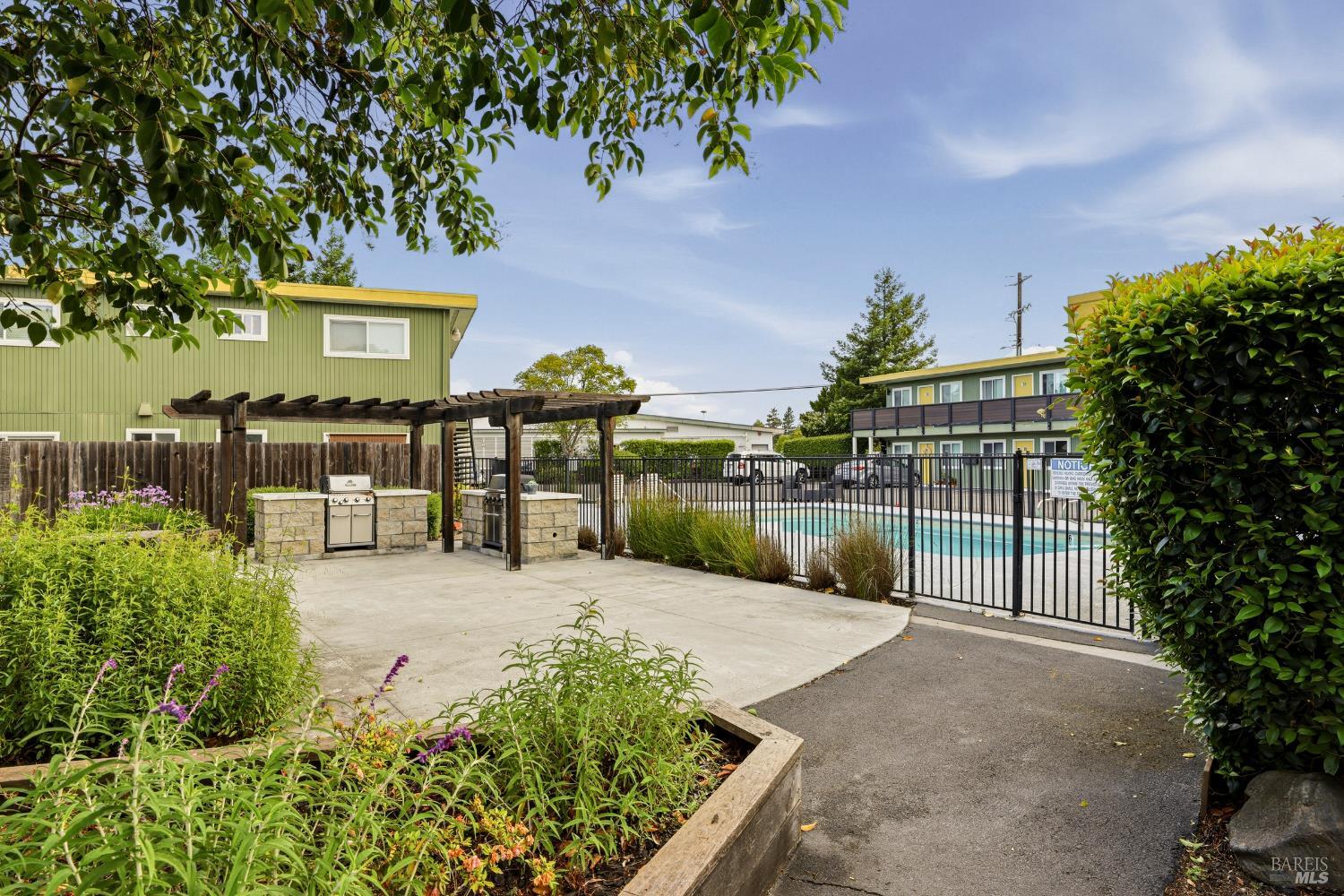 7400-7416 Bridgit Drive Rohnert Park CA 94928