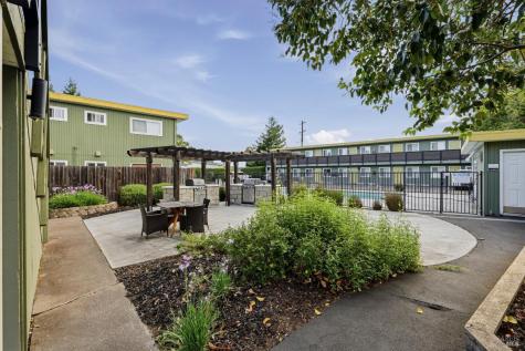 7400-7416 Bridgit Drive Rohnert Park CA 94928