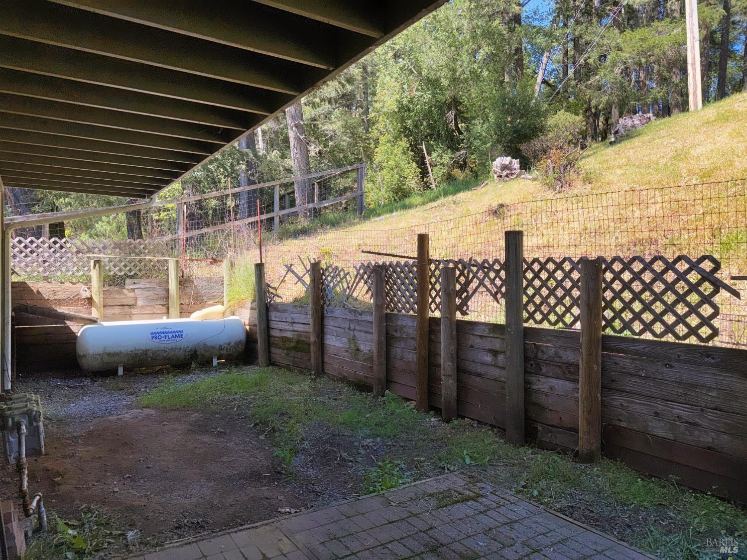 25531 Madrone Way Willits CA 95490