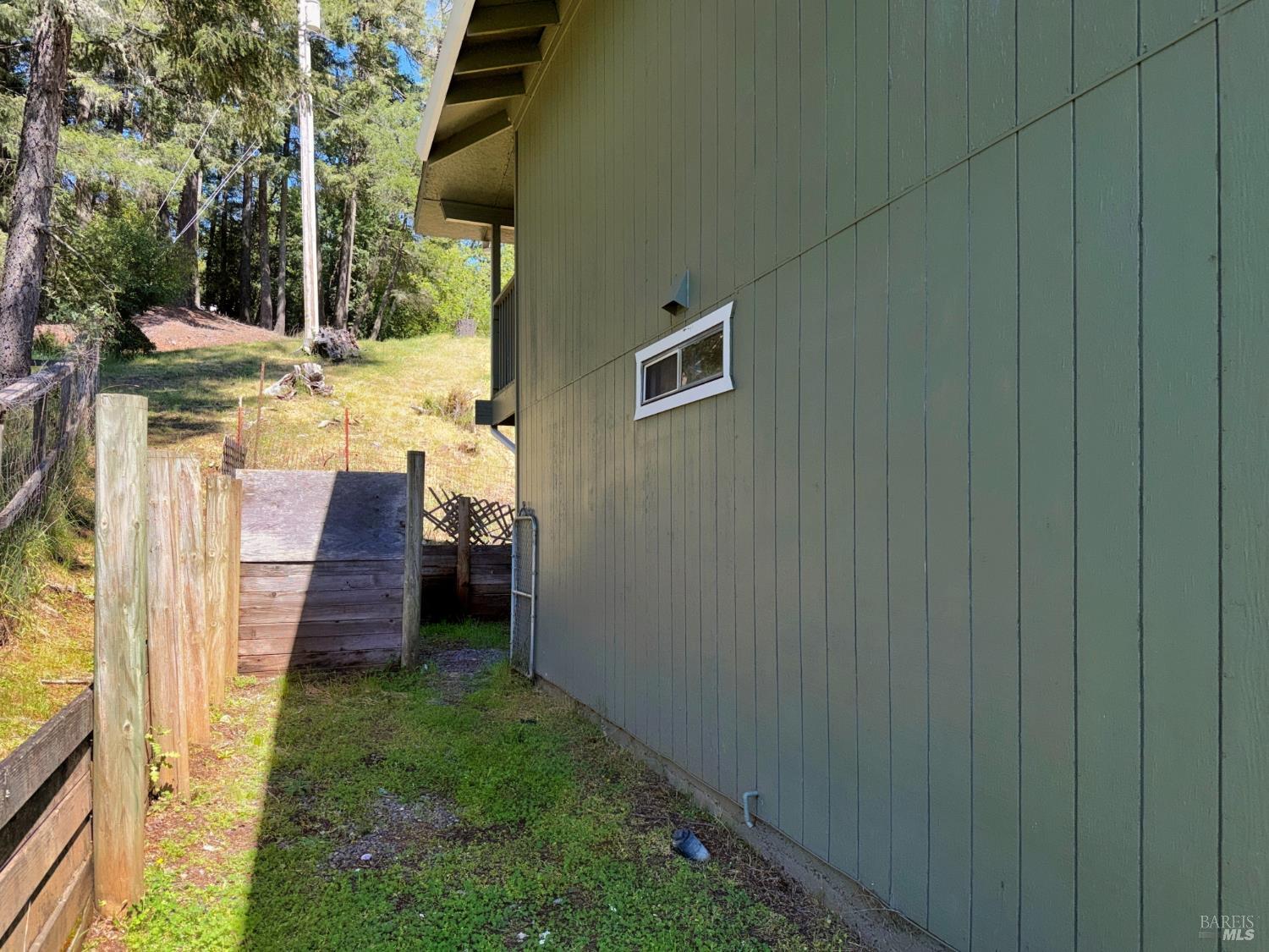 25531 Madrone Way Willits CA 95490