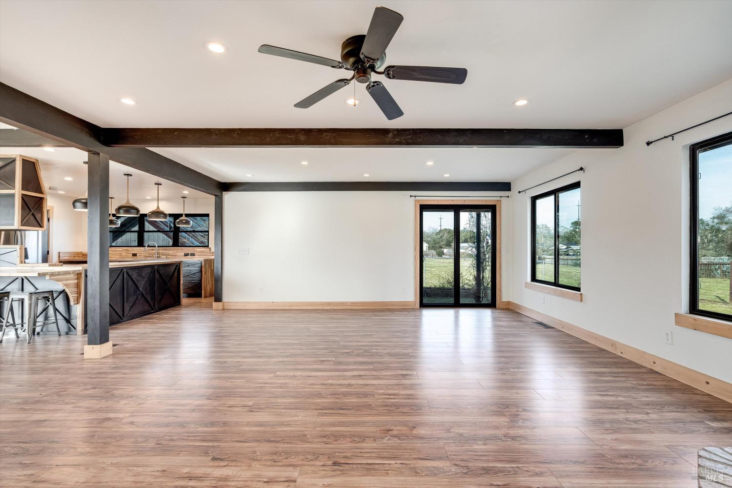 985-5354 Win Gumview Road Windsor CA 95492