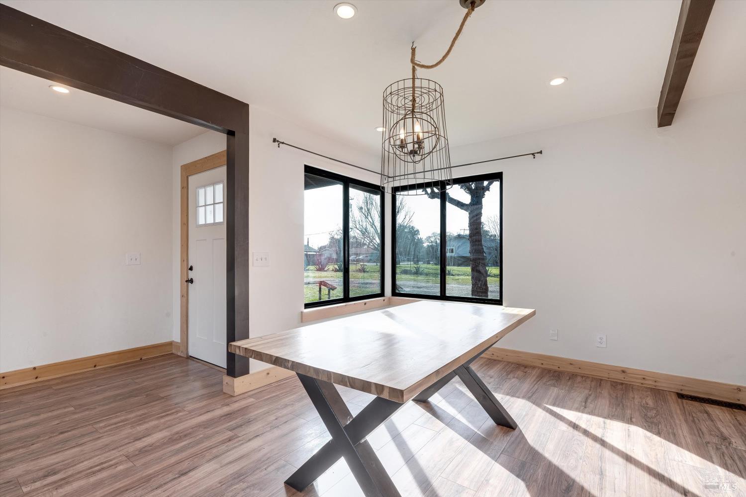 985-5354 Win Gumview Road Windsor CA 95492