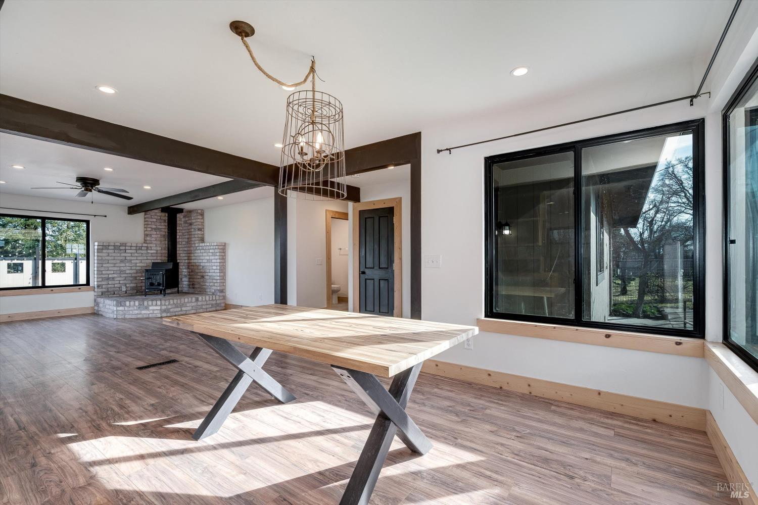 985-5354 Win Gumview Road Windsor CA 95492