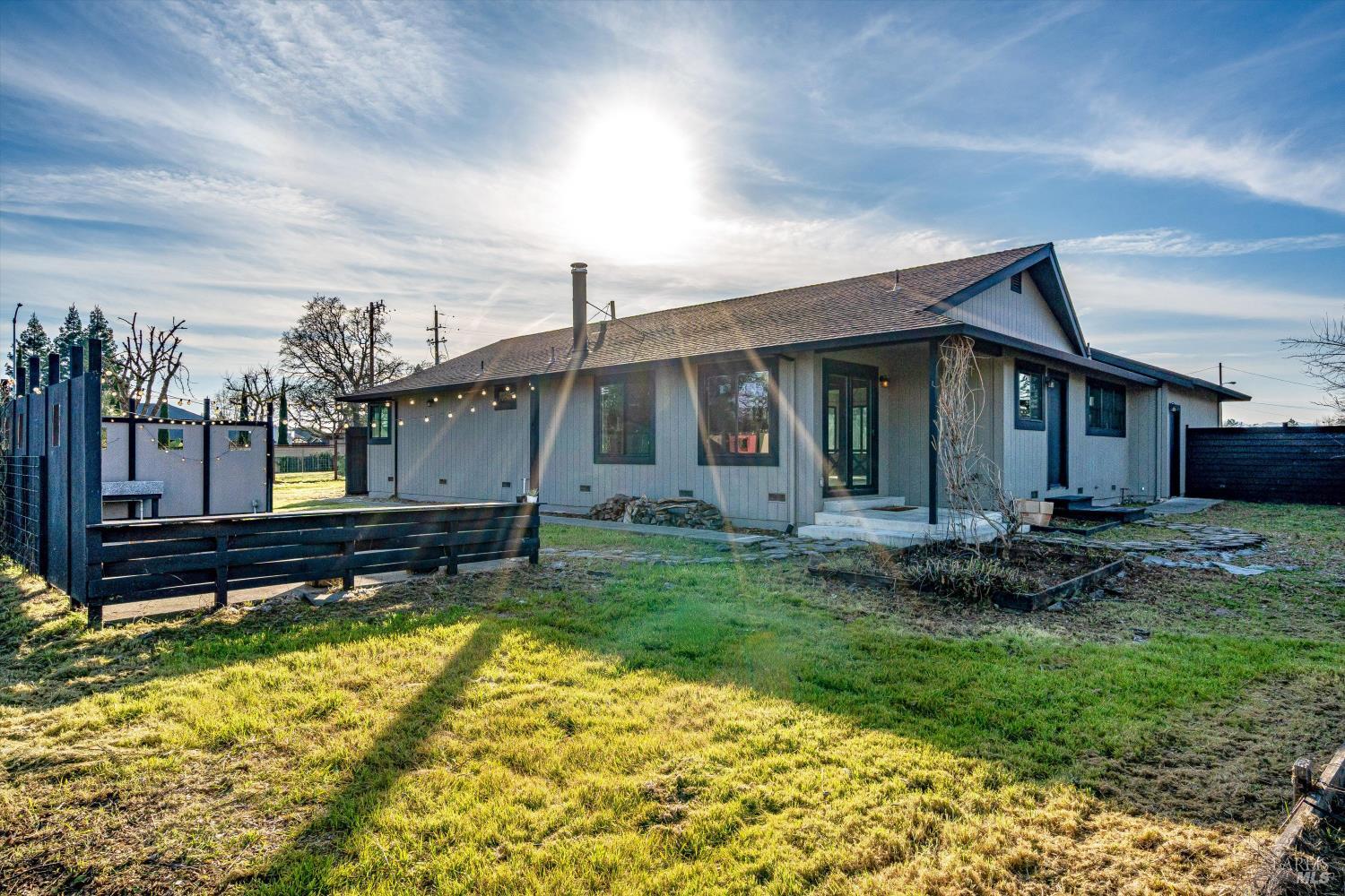 985-5354 Win Gumview Road Windsor CA 95492